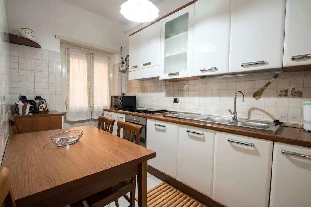 Roma In Rosa Apartment Luaran gambar